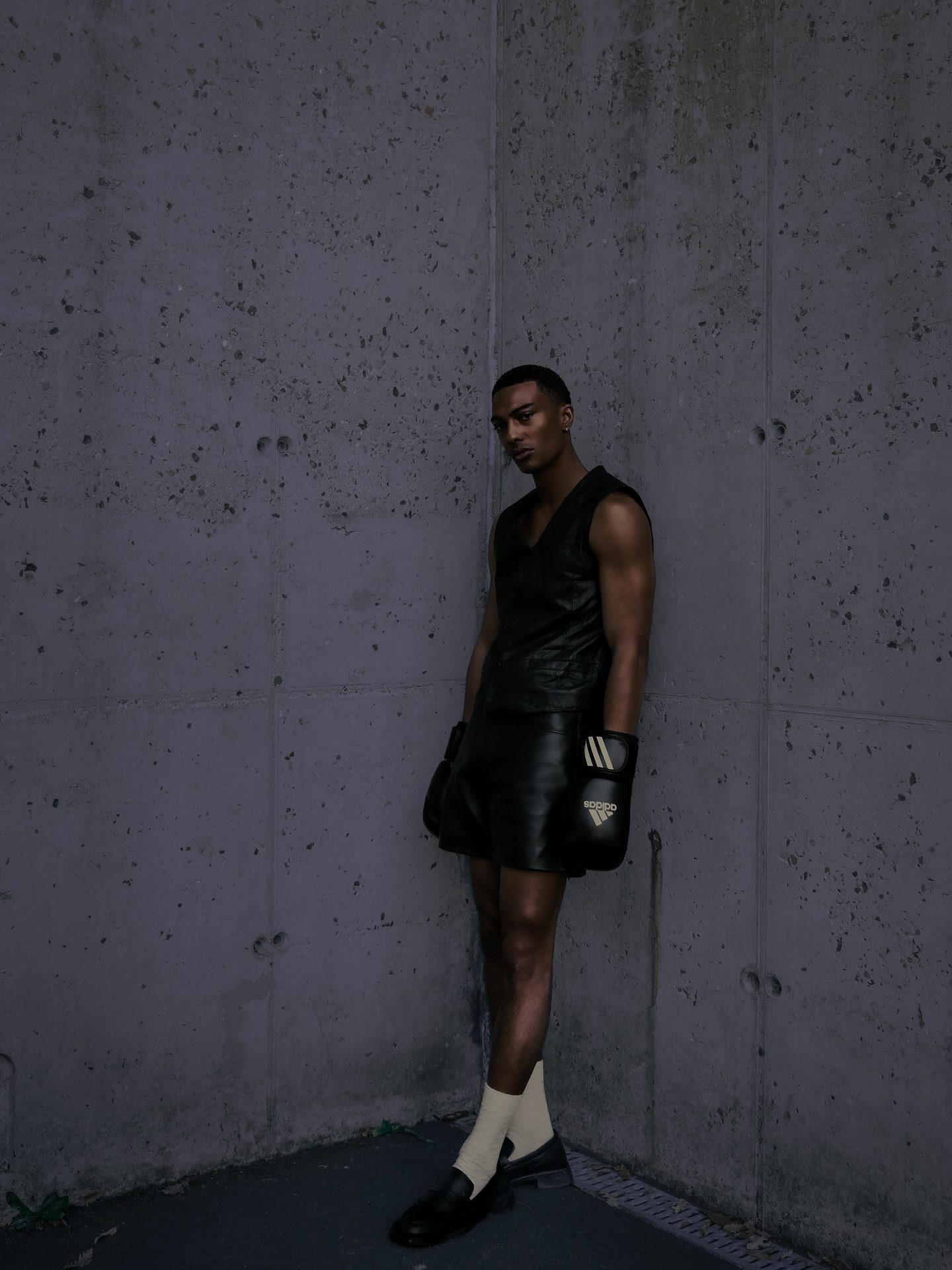 LE SHADOW BOXING