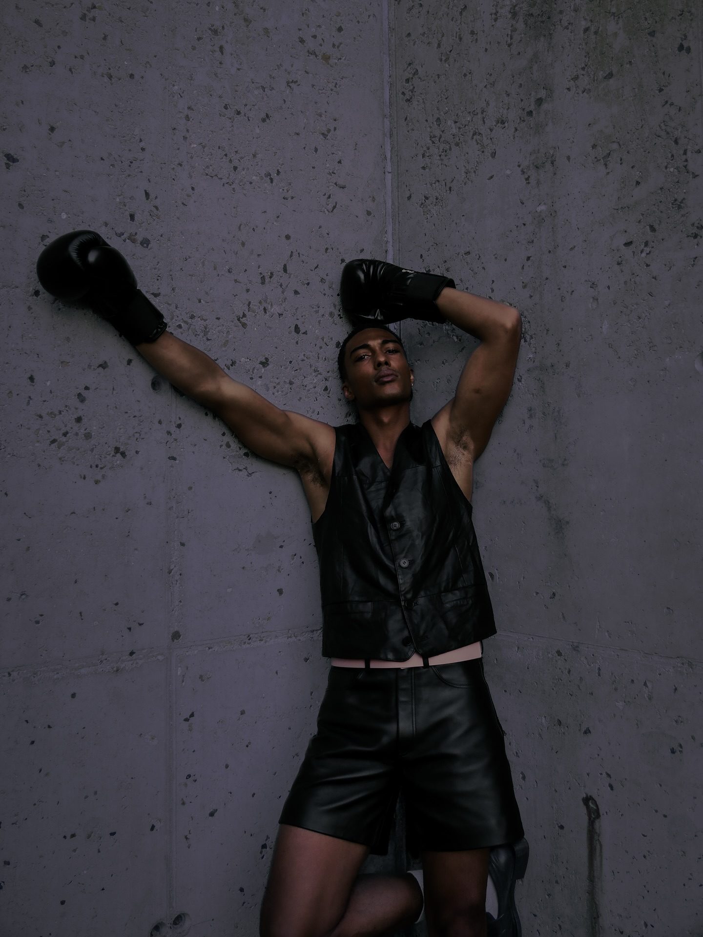 LE SHADOW BOXING