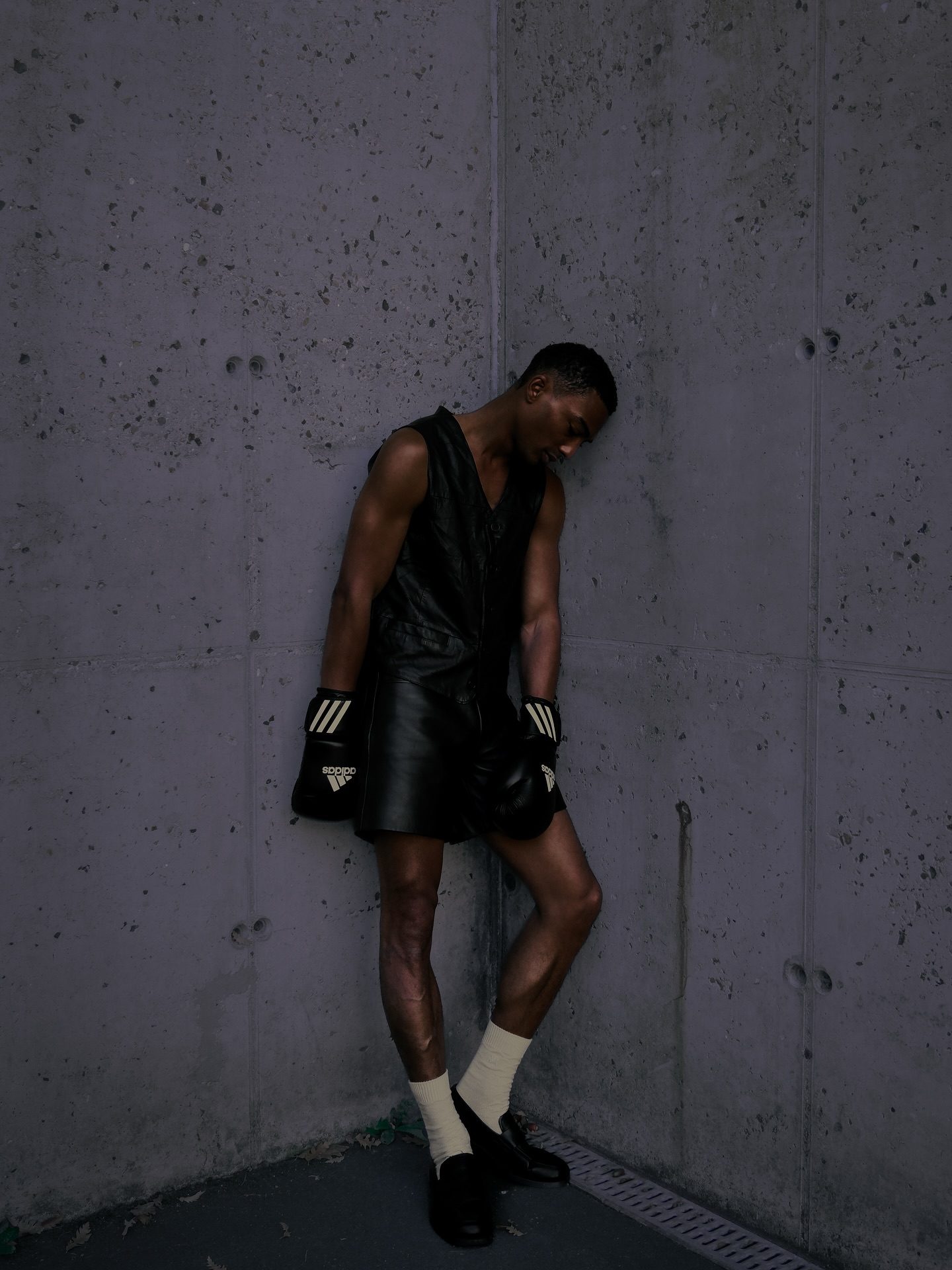 LE SHADOW BOXING